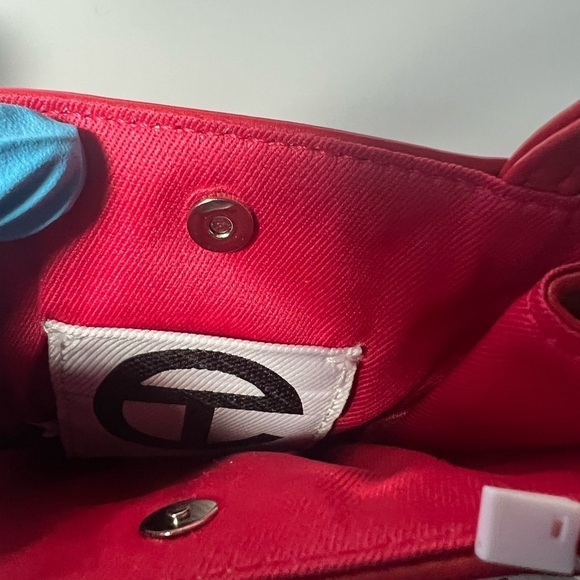 Small red Telfar - Picture 4 of 7